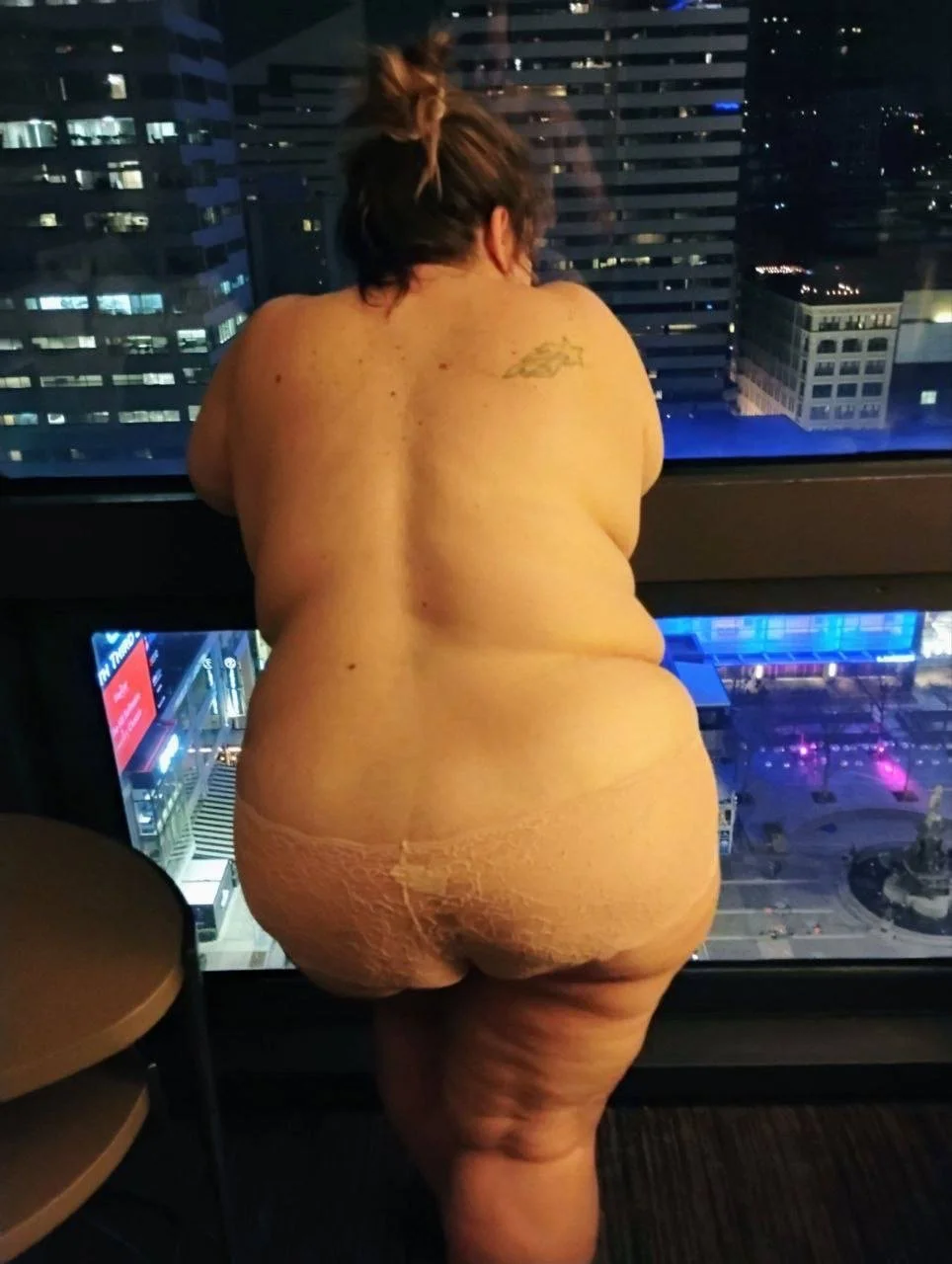 Chubby slut Marie image 4