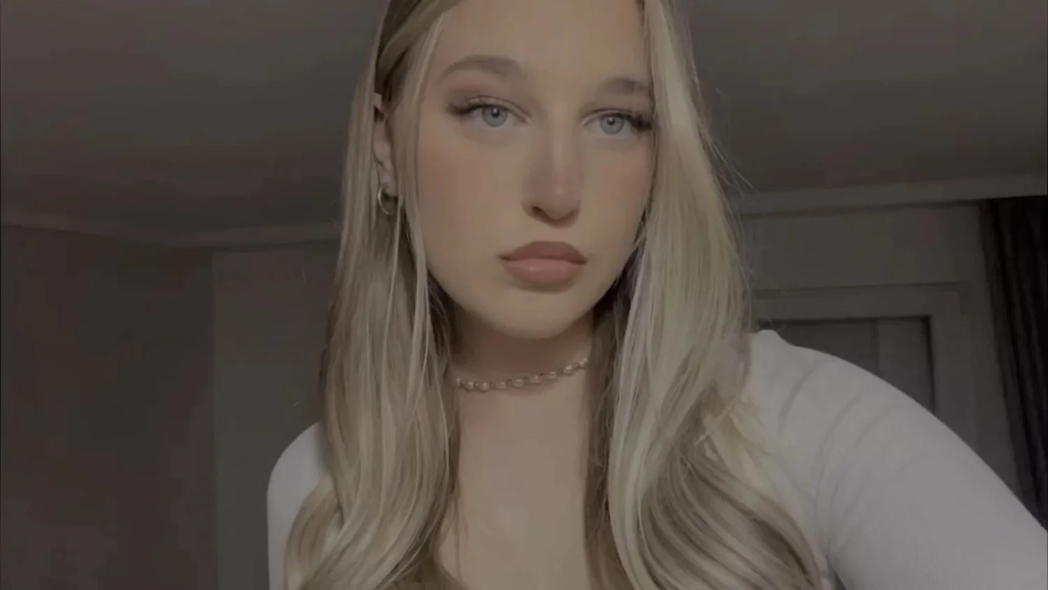 Sara the sexy slut wants your cum image 6