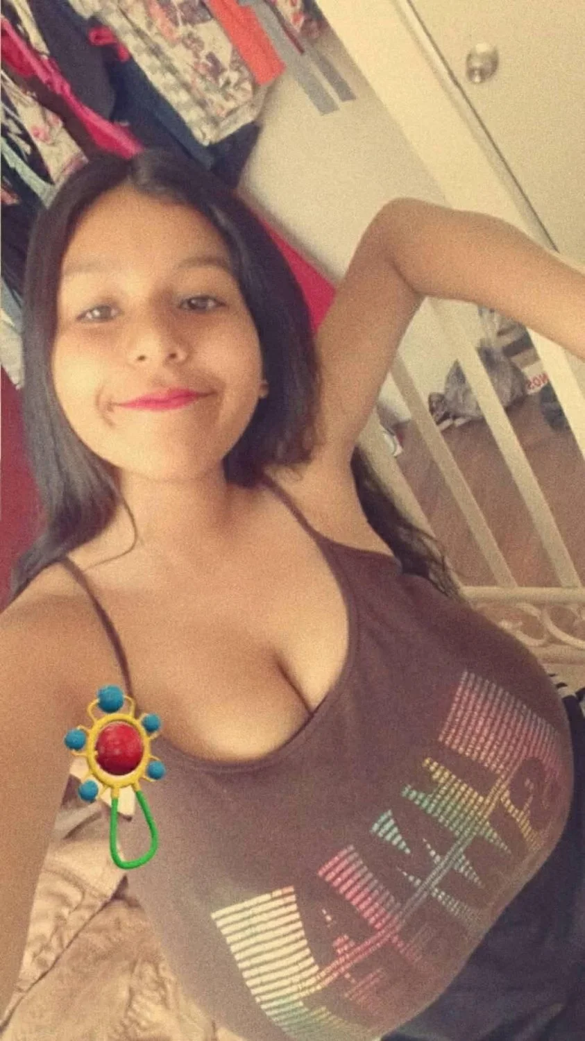 Cara de inocente tetas de puta image 1
