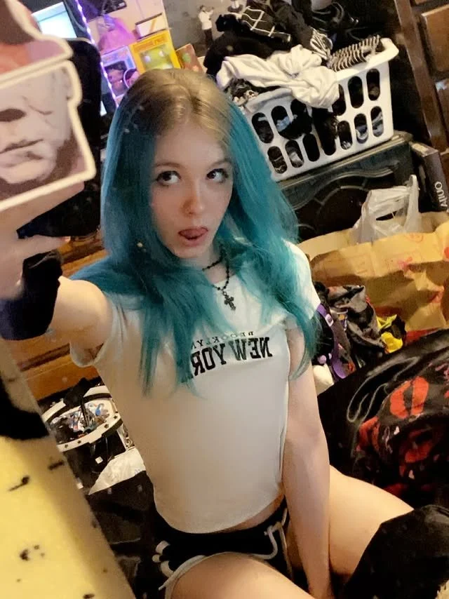Submission 144: Users Slutty Emo Whore image 3