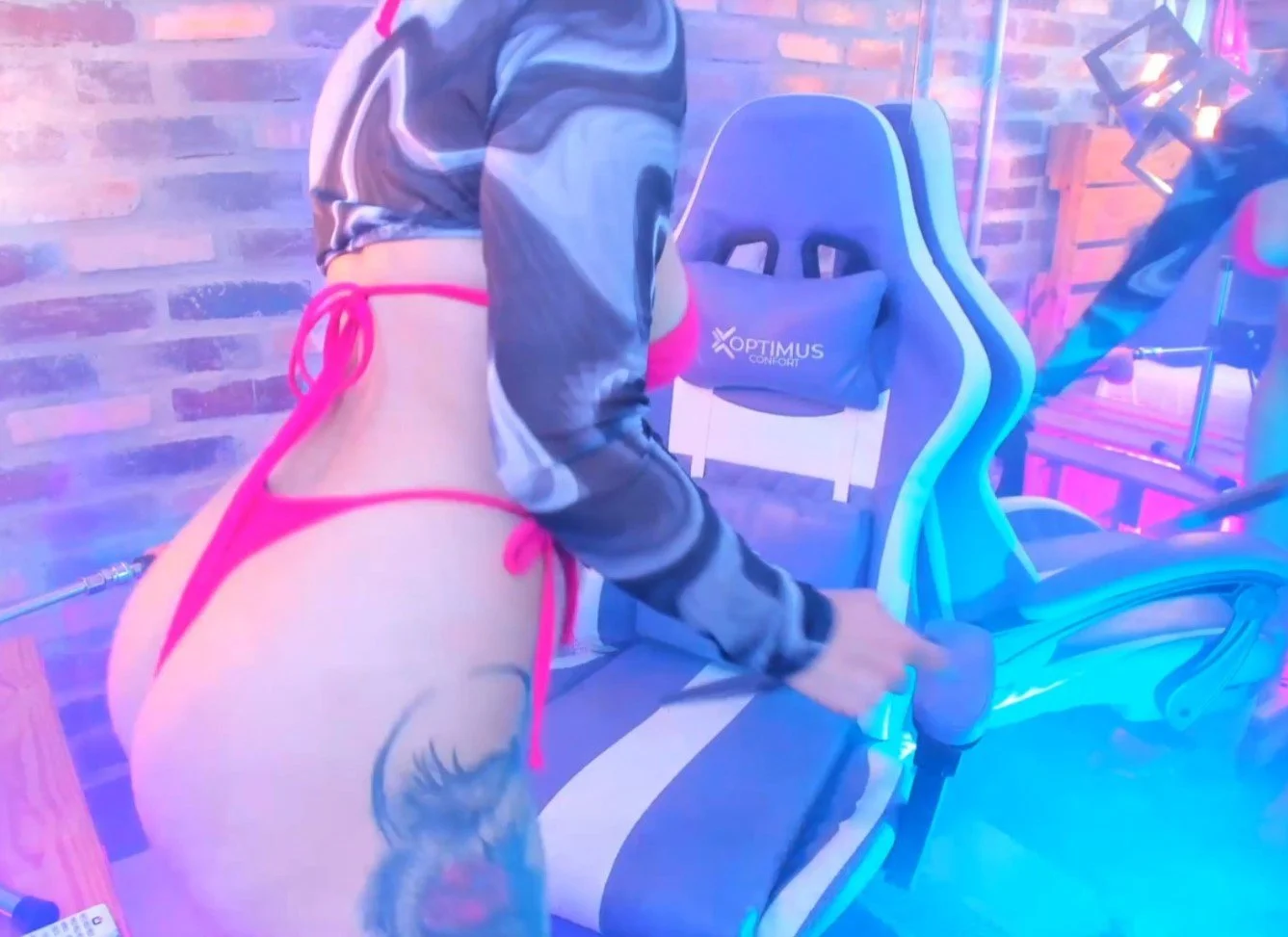freaky sexy bitch with big round ass image 6