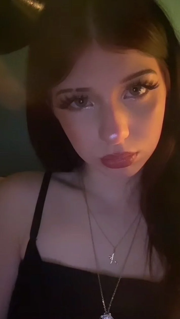 leaked latina slut image 3