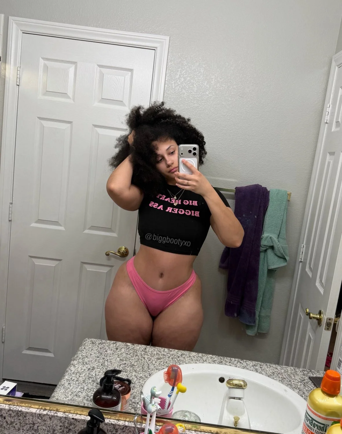 Love me some wide hips image 15