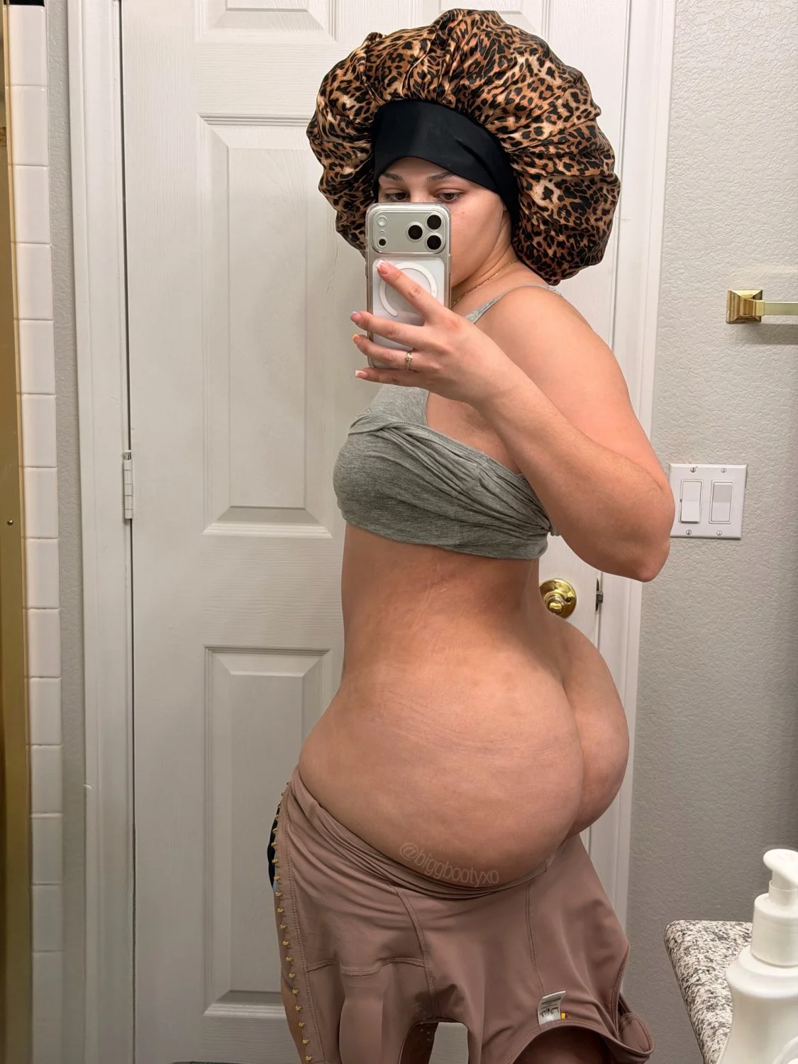 Love me some wide hips image 18