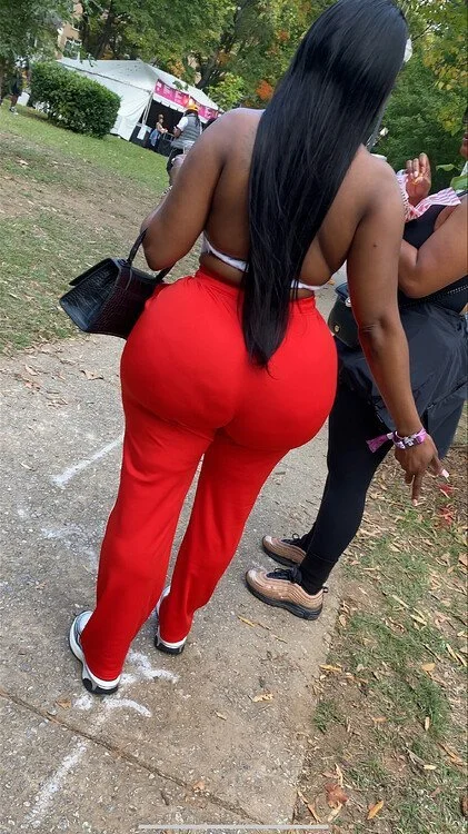 Darkskin Donkey Bbl At Music Festival image 11