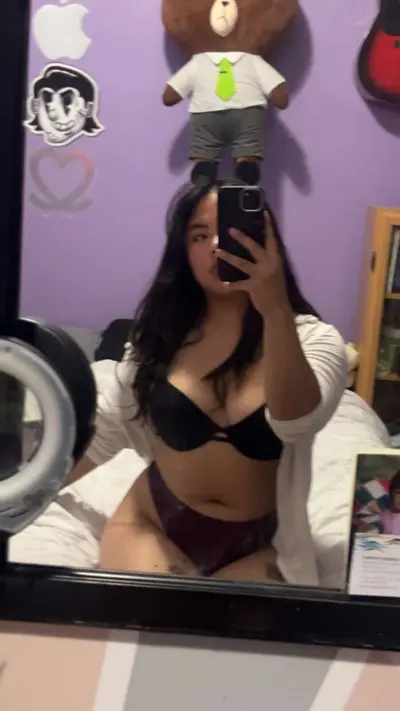 chubby asian slut snaps cover image