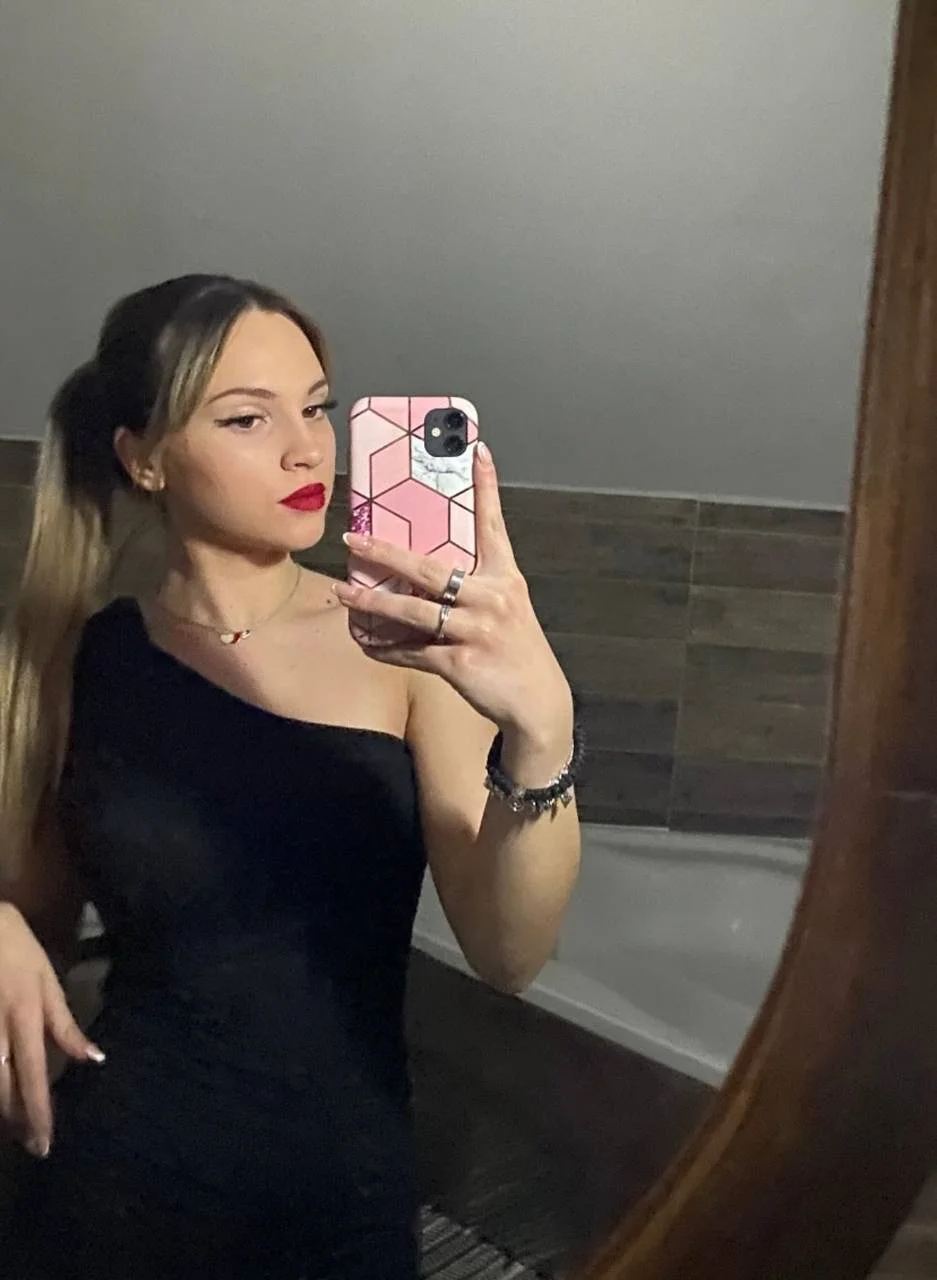young teen slut Elena main image