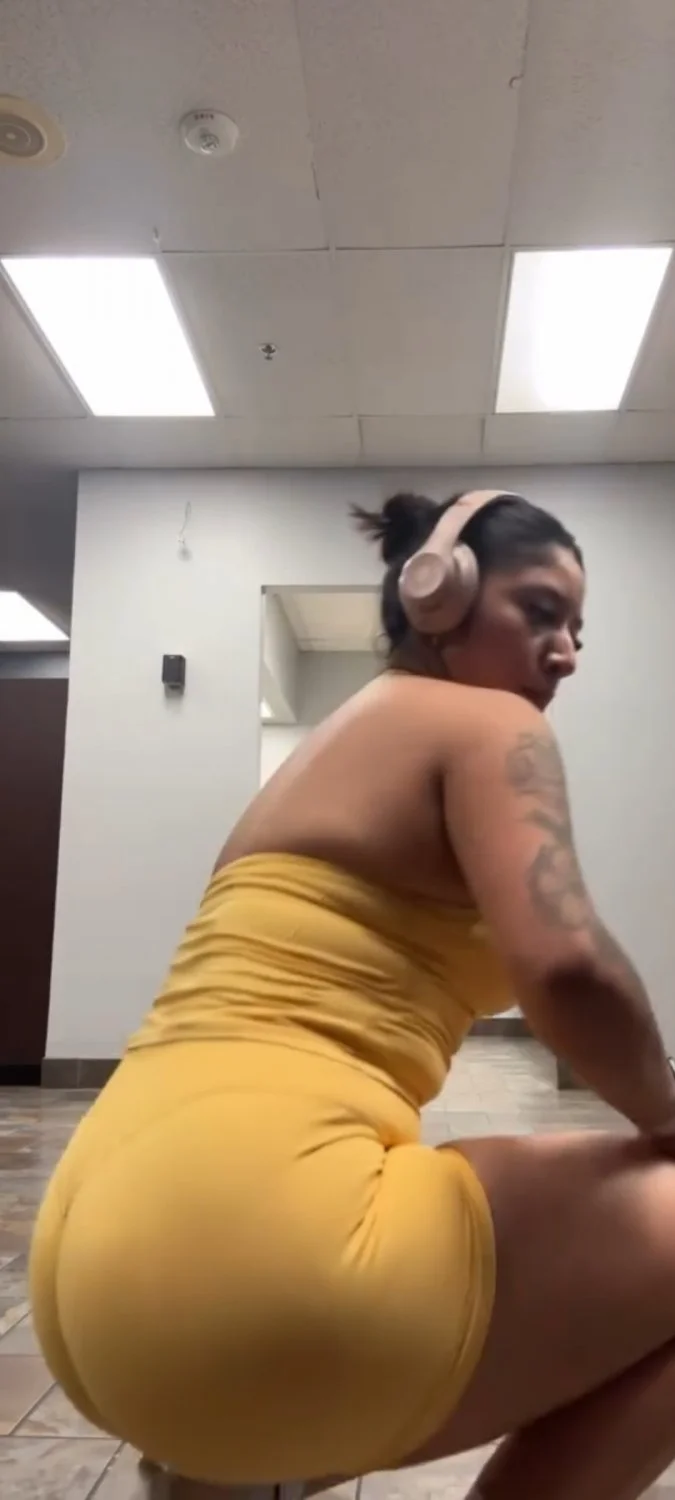 Gym girl leeean.1 i love her ass image 12