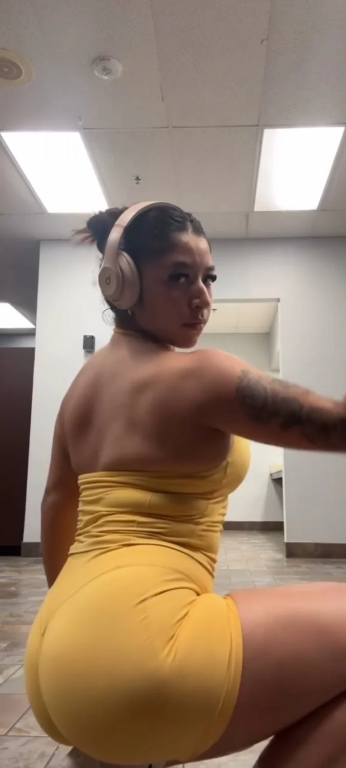 Gym girl leeean.1 i love her ass image 13
