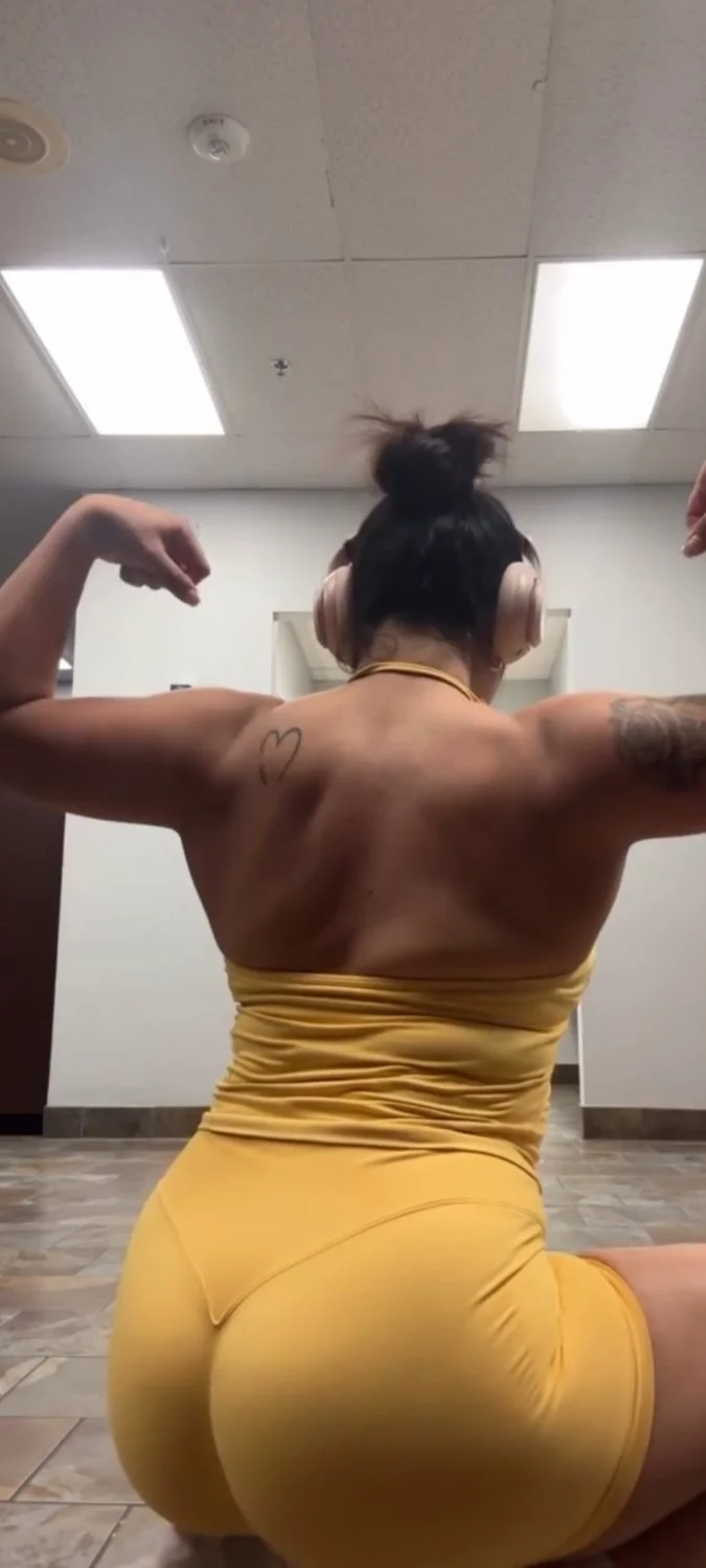 Gym girl leeean.1 i love her ass image 19