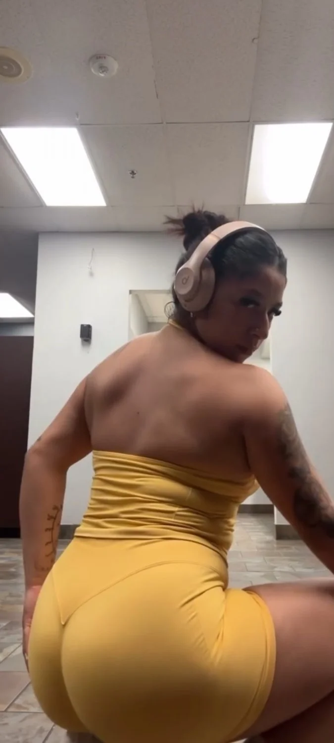 Gym girl leeean.1 i love her ass image 20