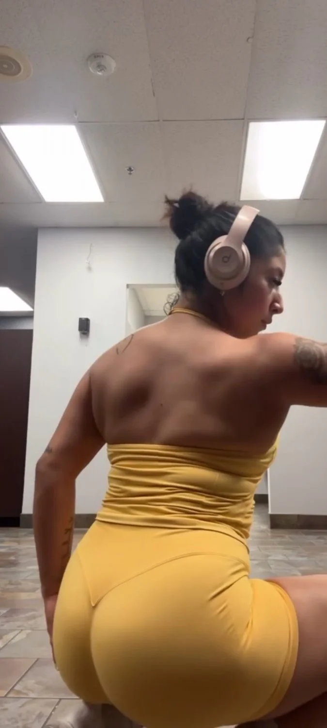 Gym girl leeean.1 i love her ass image 22