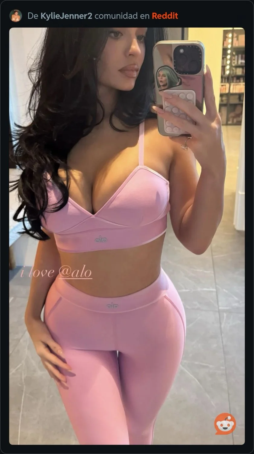 Kylie Jenner image 34