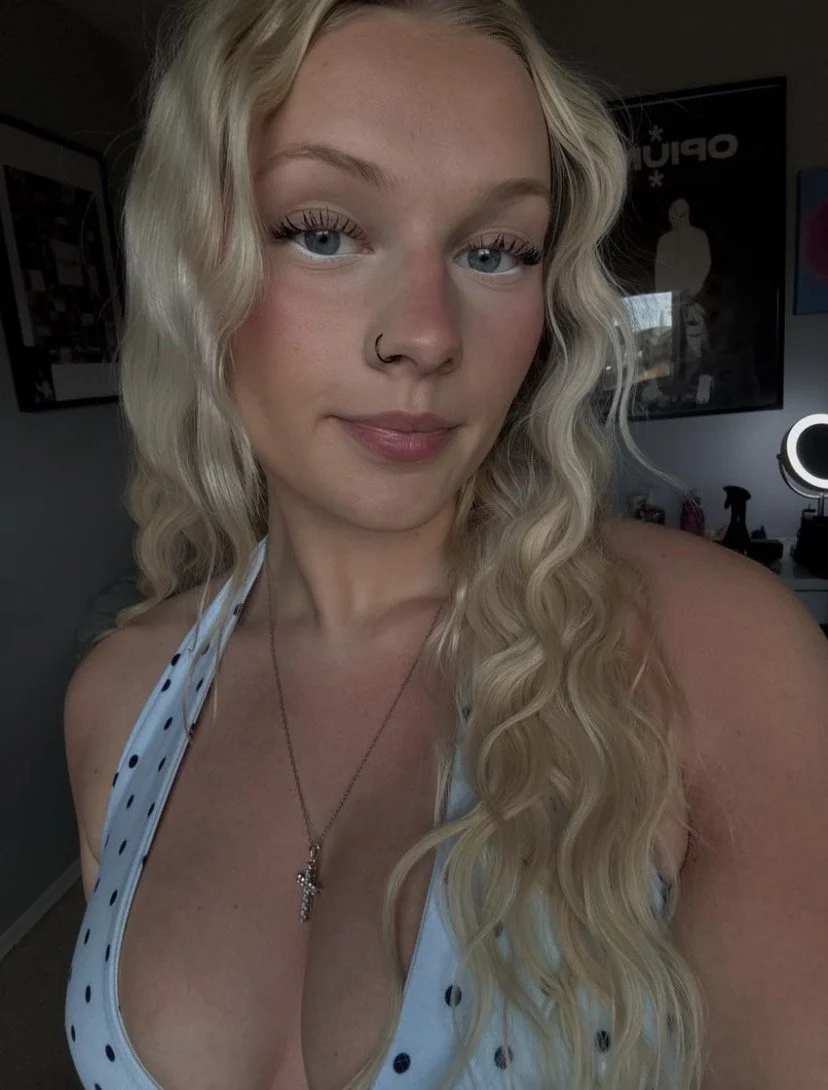 Submission 222: Users Friend Is A Gym Slut image 1