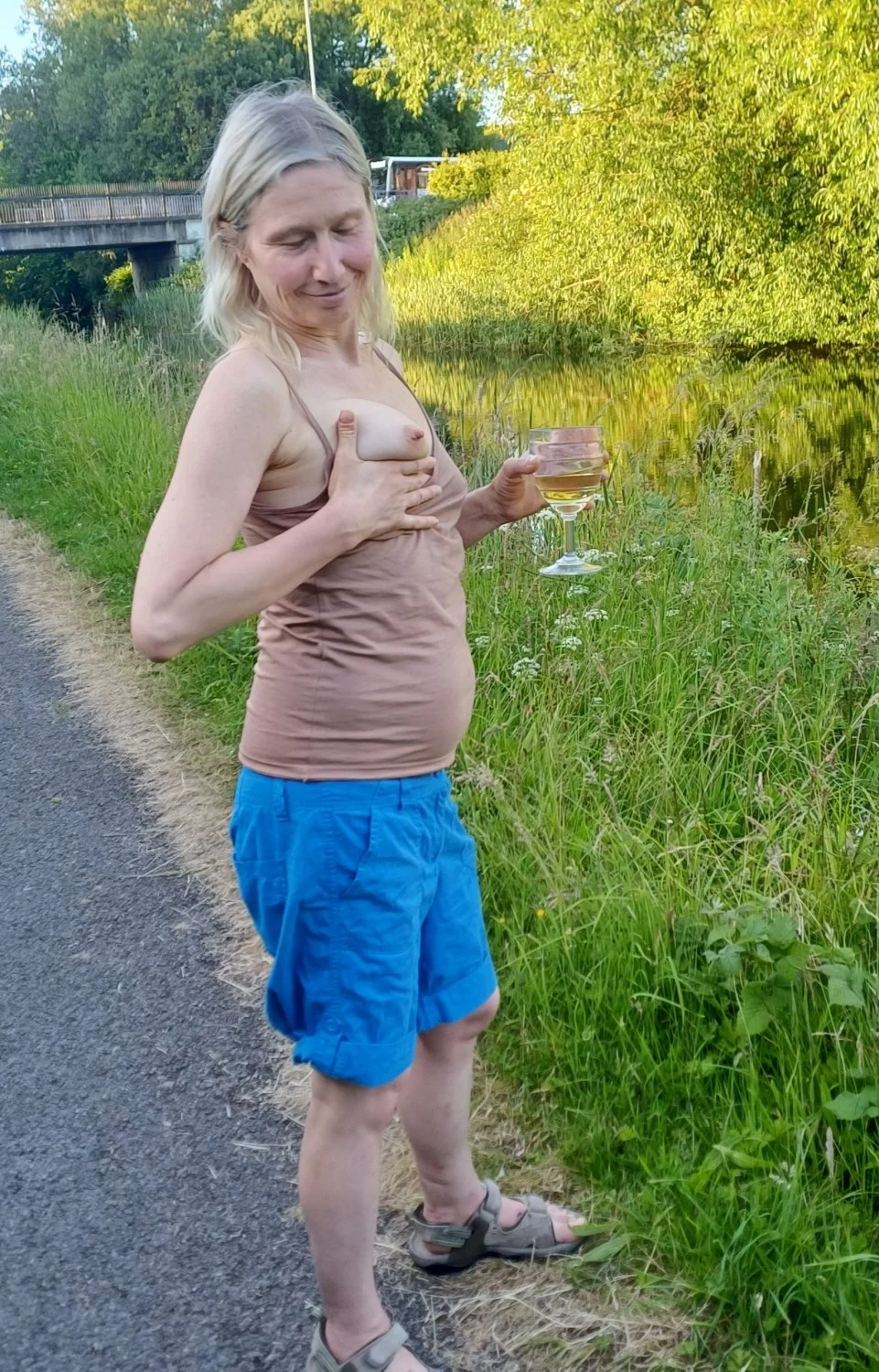 Kasia flashing outdoors image 10