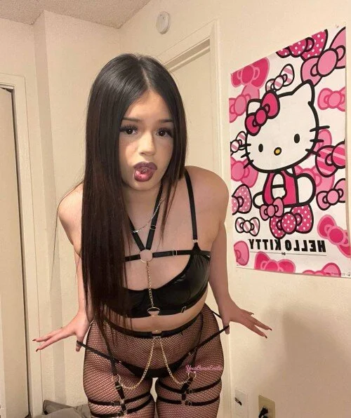 Yourowneremiliaa image 9