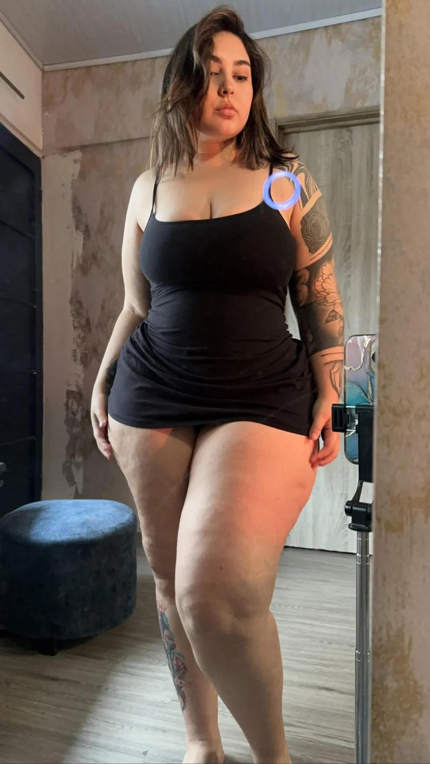 Sexy&Curvy image 11
