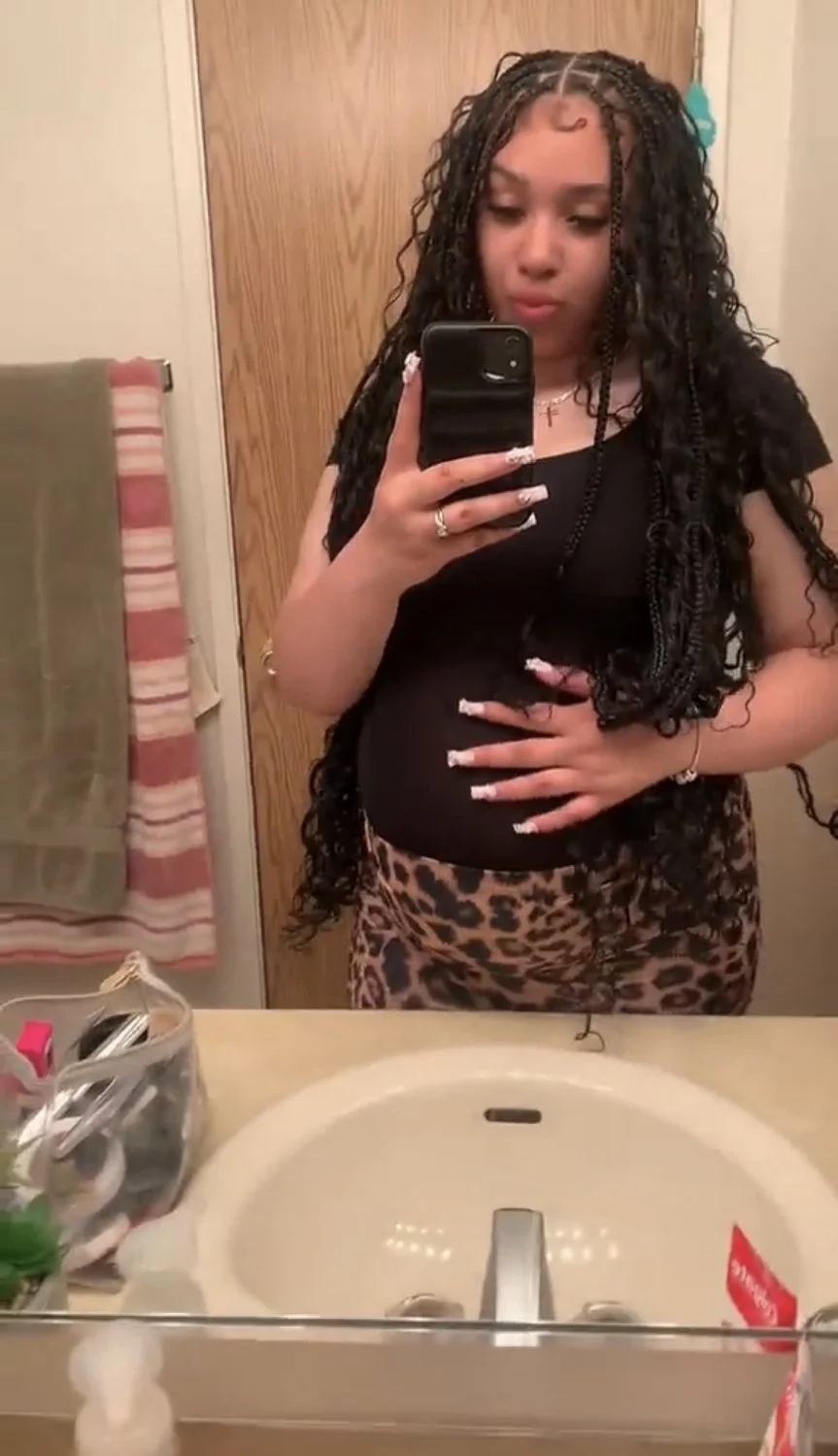 Slutty preggo bitch Desi add her and send her a trib image 6