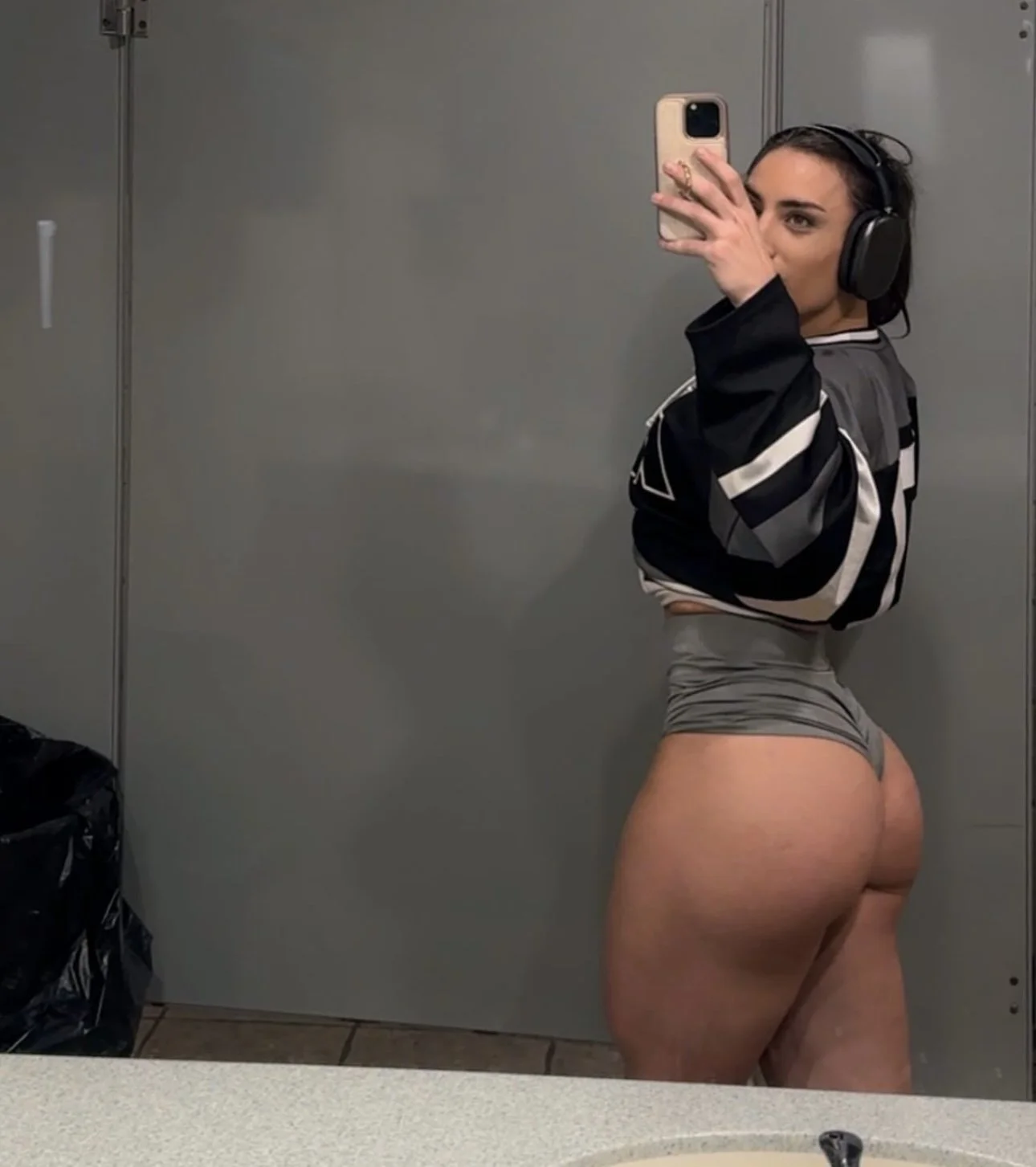 Big ass Greek PAWG needs BBC main image