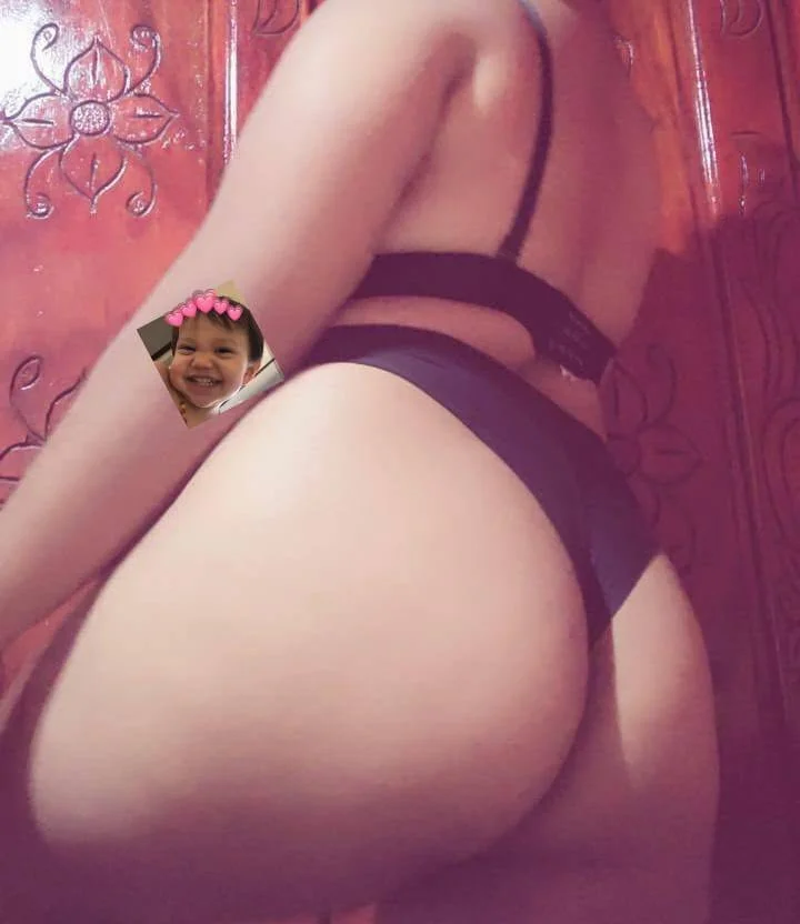 Pack exhibiendo su vagina Gorda image 2