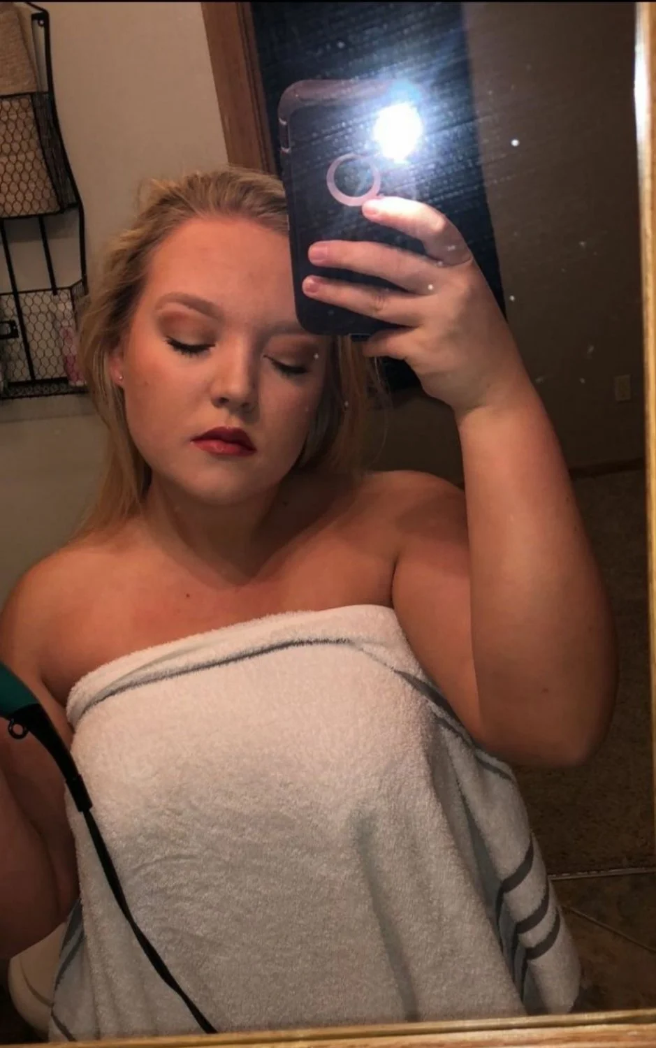 Sexy KIK slut Keisha, shows off her summer body image 10
