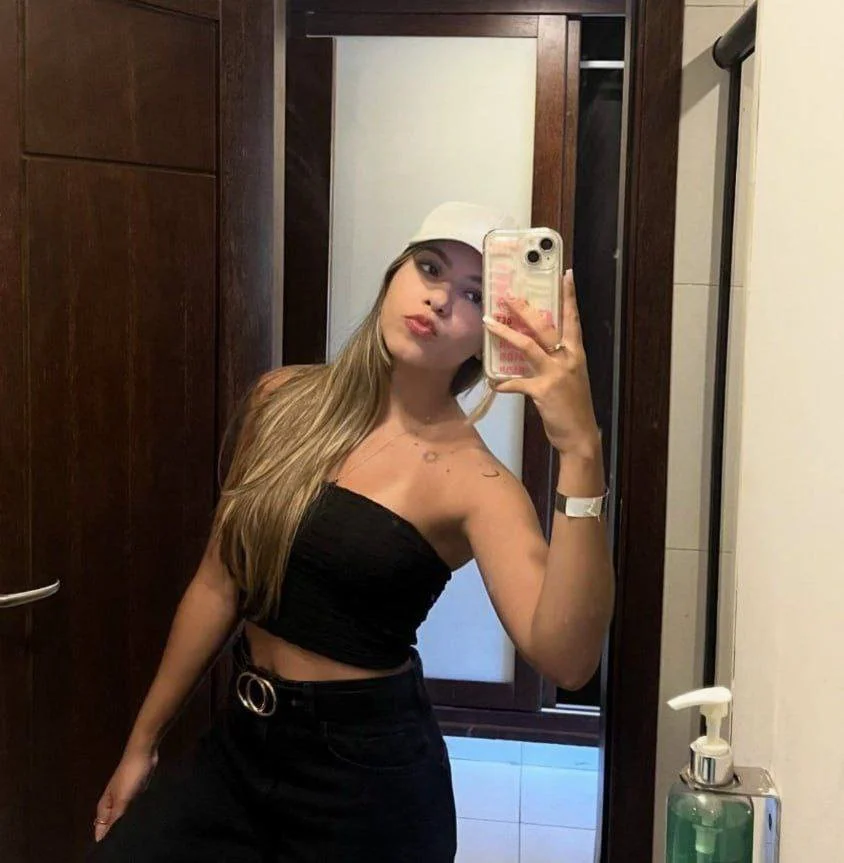 Loirinha vazada pelo ficante image 3