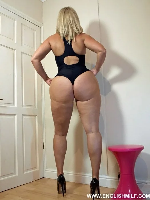 Milf pics mix #4 image 49