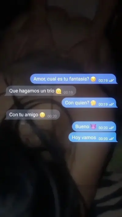 TRIO CON EL AMIGO 💀 novia culona cornudo petera latina casero pov en 4 cover image
