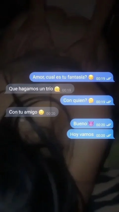 TRIO CON EL AMIGO 💀 novia culona cornudo petera latina casero pov en 4 main image