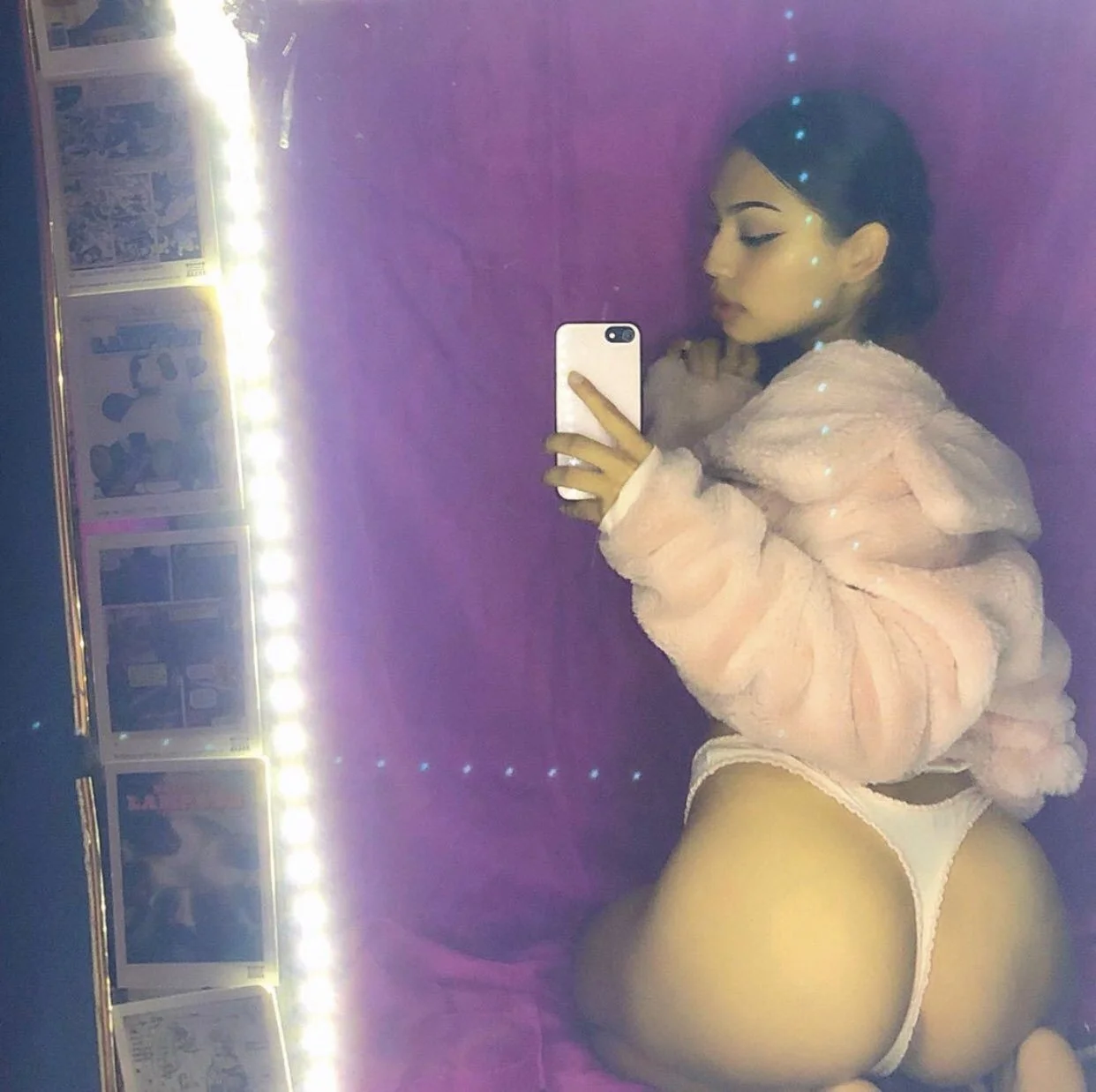 Petite Latina Kareli image 5