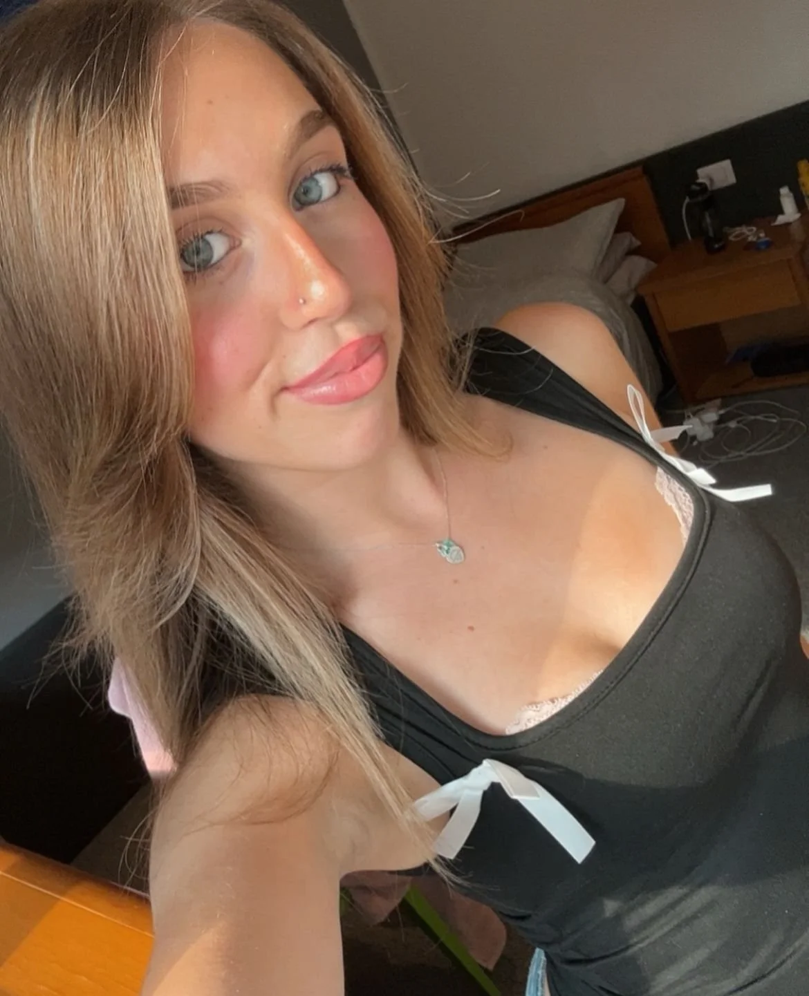 Olivia image 2