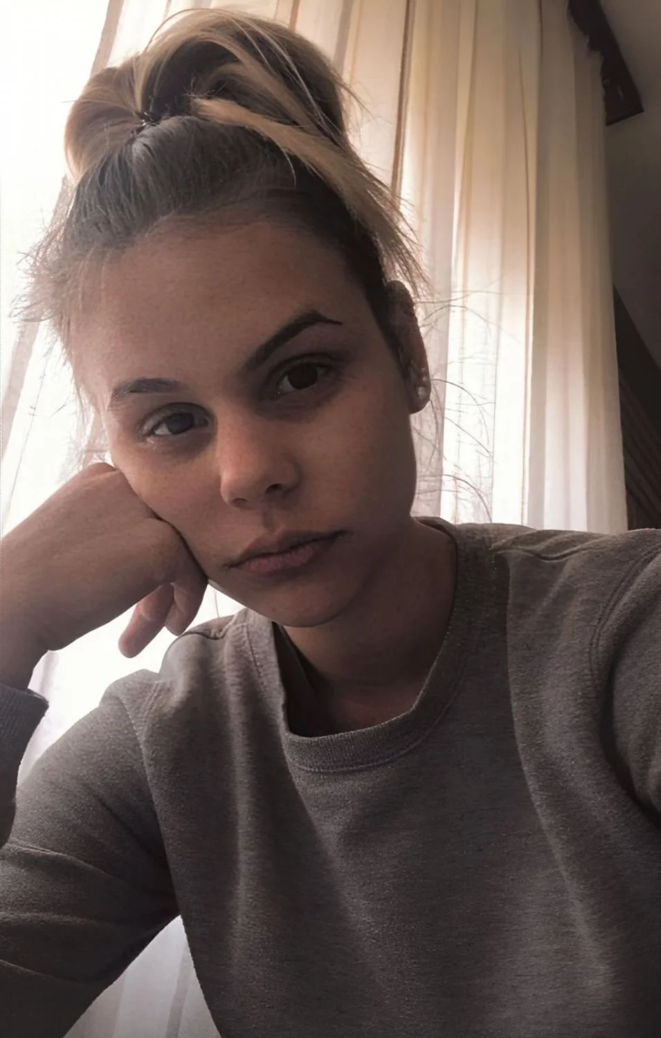 Kik slut Lara, 22, has the body of a goddess main image