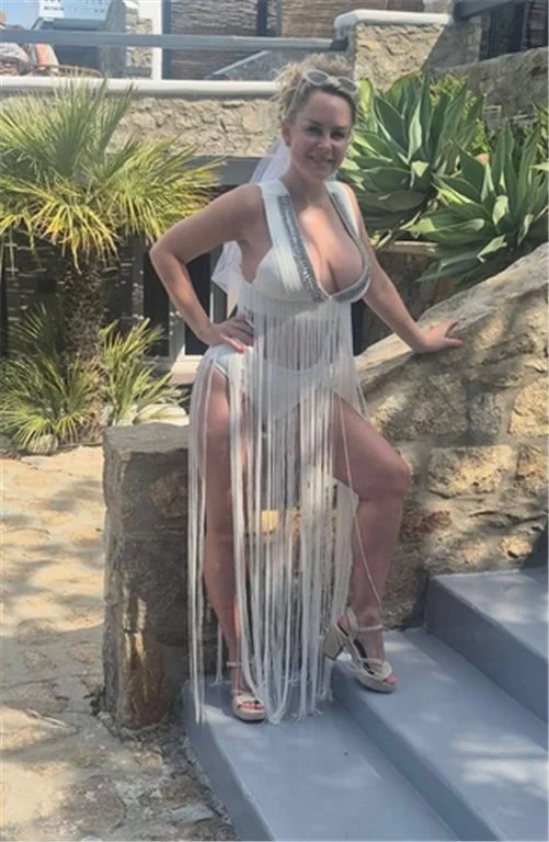Hayley image 20