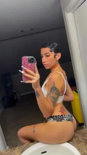 Petite, Slim and Sexy Rican Mami @ snowstrips image 6