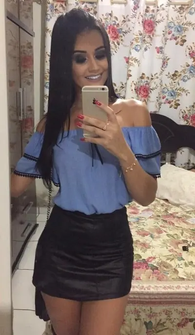 Daniela novinha gostosa caiu na net cover image