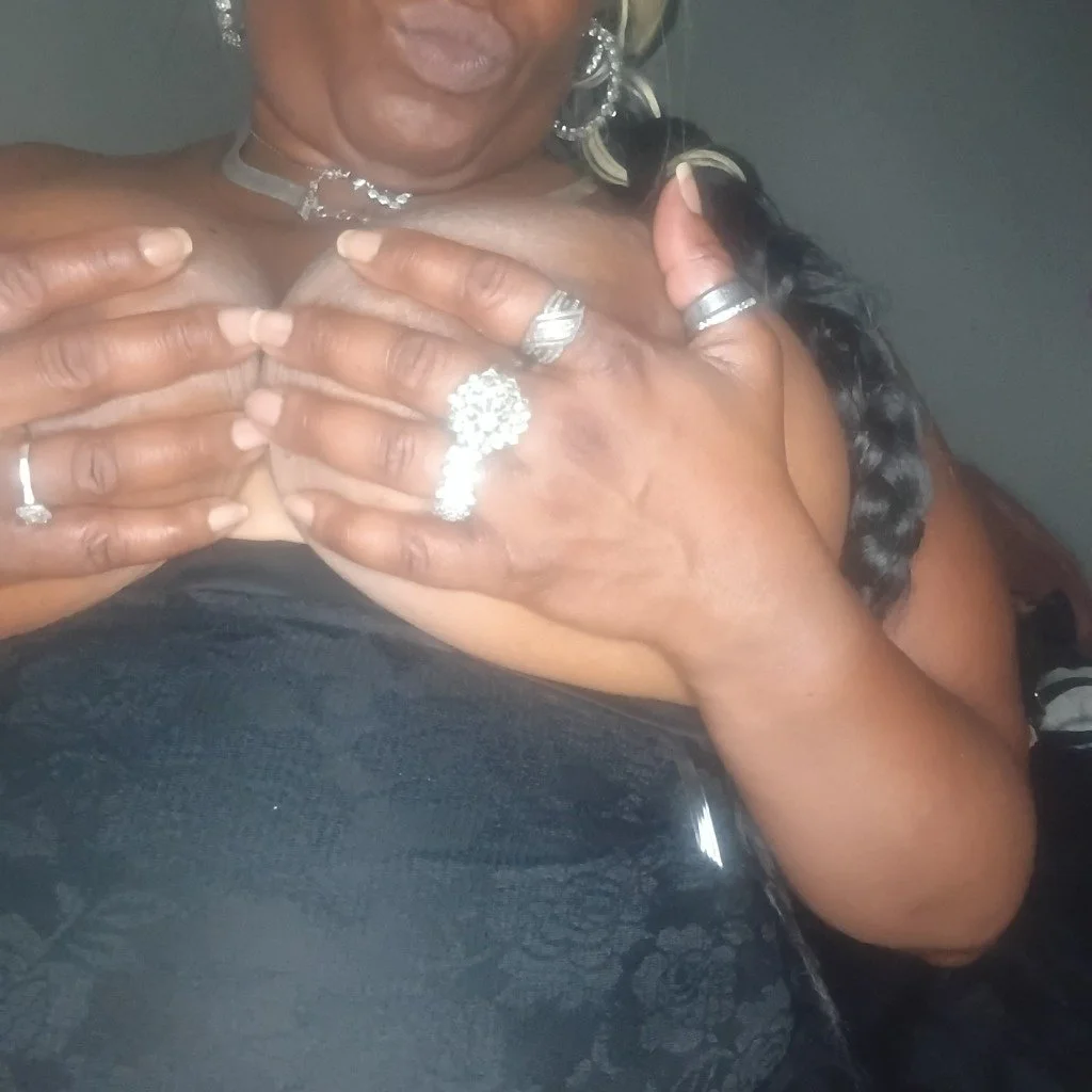 THICK ghetto mature ebony mom grunting from BBC backshots image 8