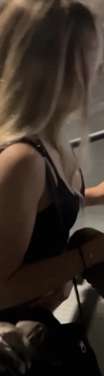Model clips image 3