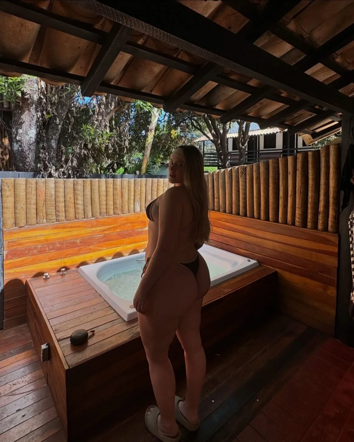 Loirinha cava do insta 3 - no nudes image 10
