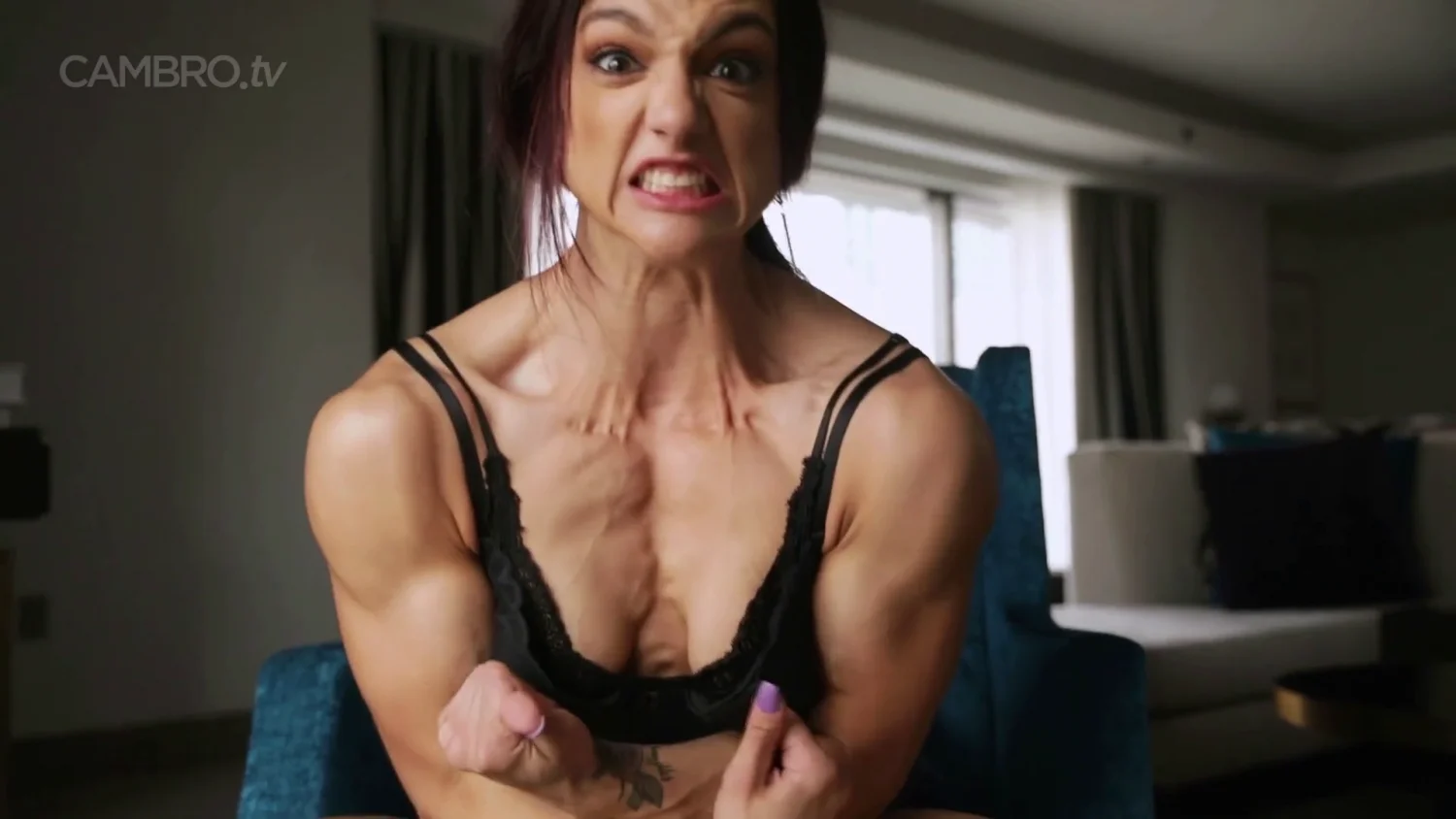 4NN13 L3M4Y - How to date a bodybuilder image 2