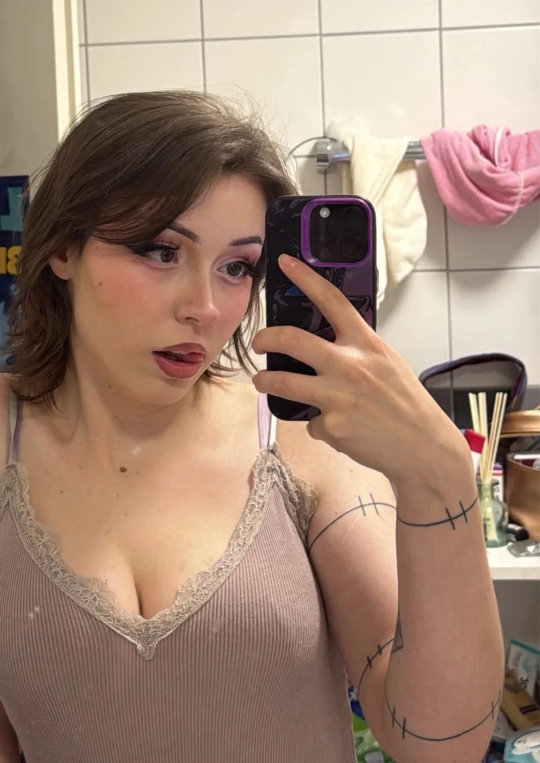 Laura 24yo sexy girl image 8