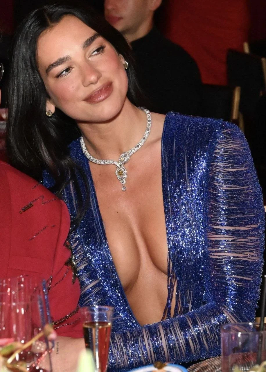 DUA LIPA image 15