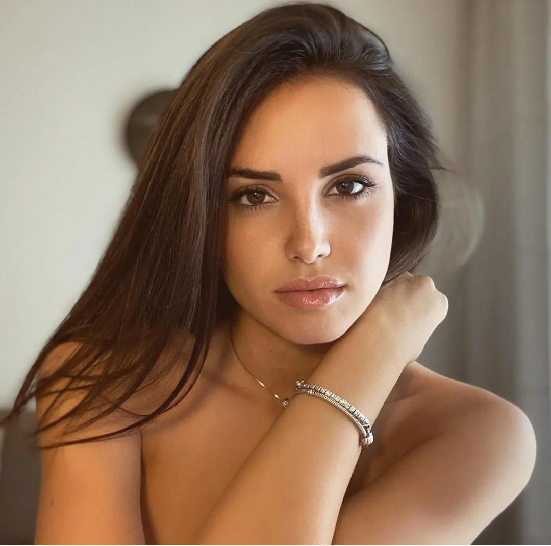 Giusy Meloni hot italian journalist image 19