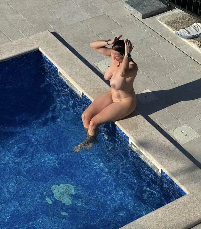 Amateur Milfs and Matures image 9