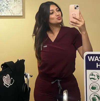 Gringa novinha perfeitinha vazada mamando na rua cover image