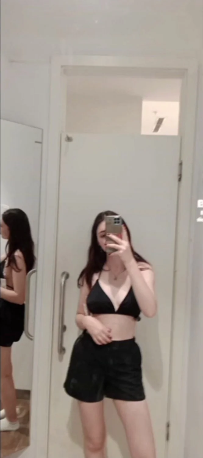 Nude for the Boyfriend image 2