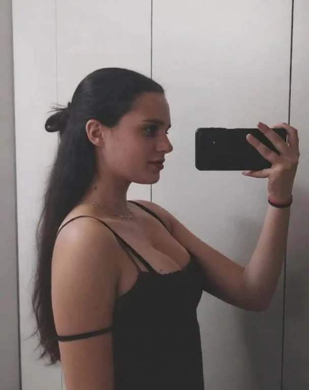 Perfect 18 year old Italian slut wants to show off image 7