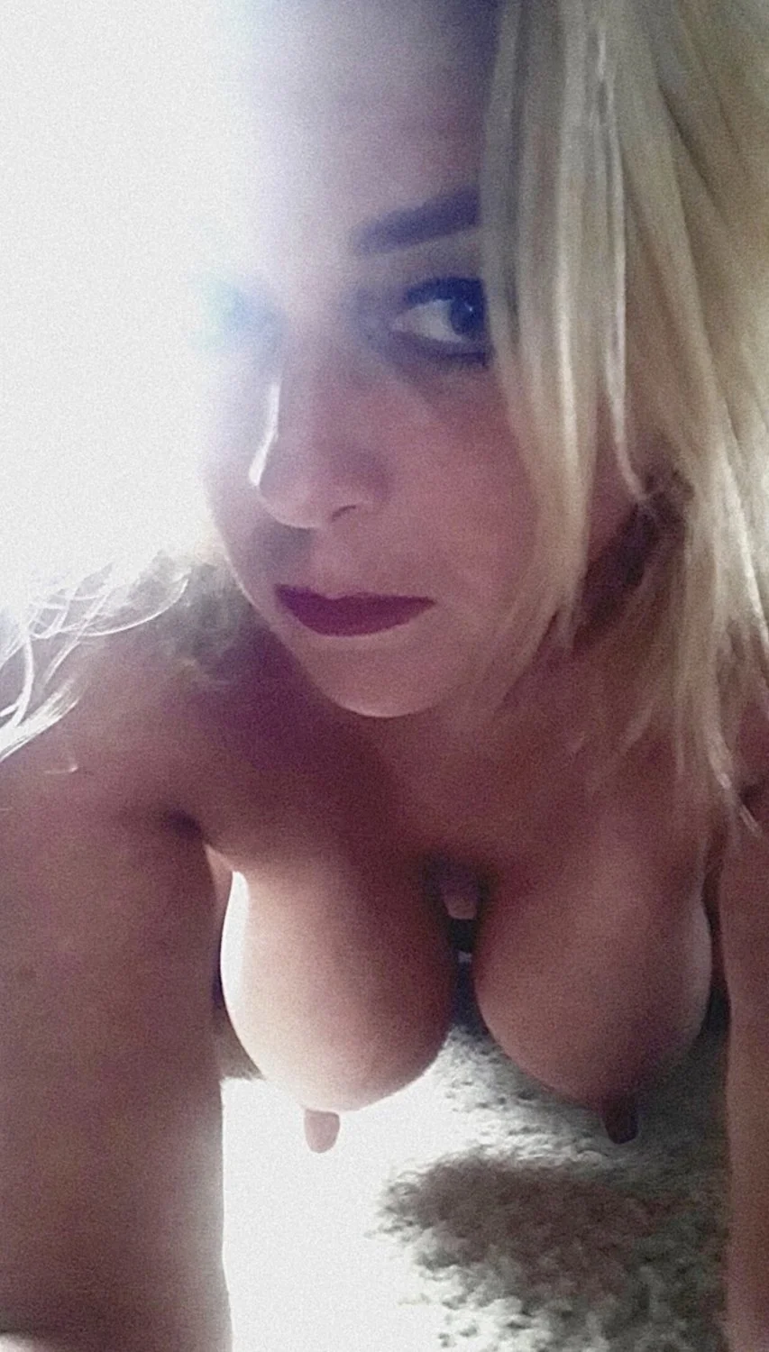 Big tit blonde submitted image 2