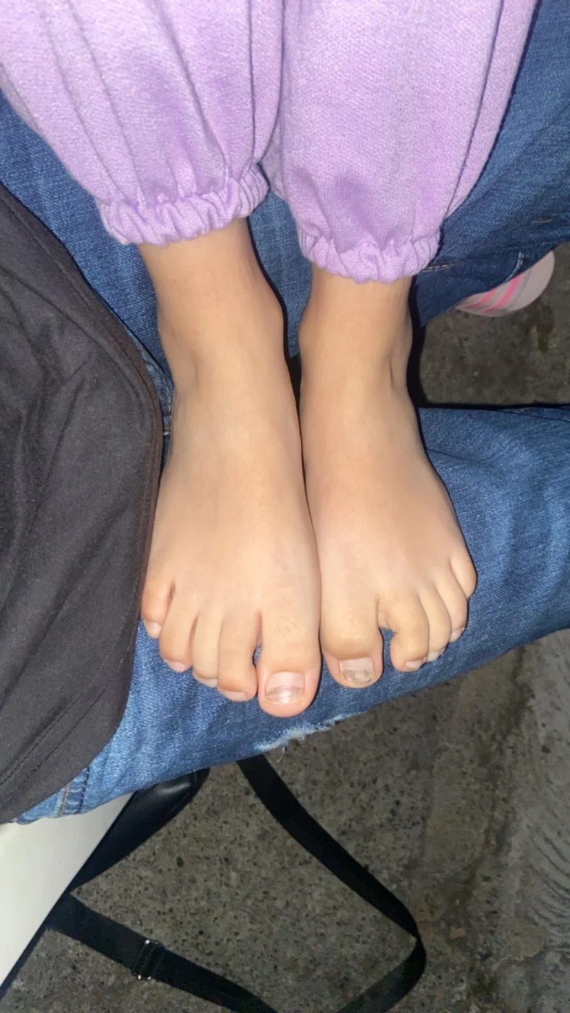 Putita con ricas tetas image 5