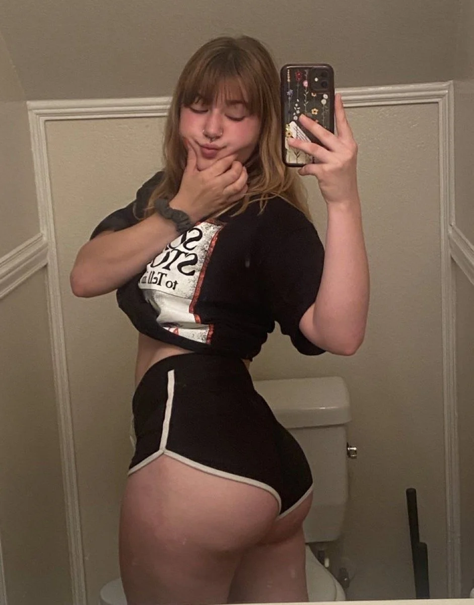 Alt slut with fat ass EXPOSED image 3