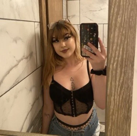 Alt slut with fat ass EXPOSED image 5